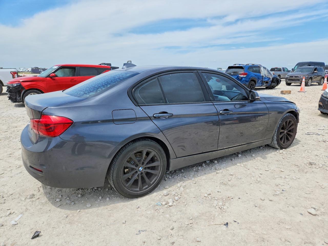 2016 BMW 320 I - zdjęcie 3