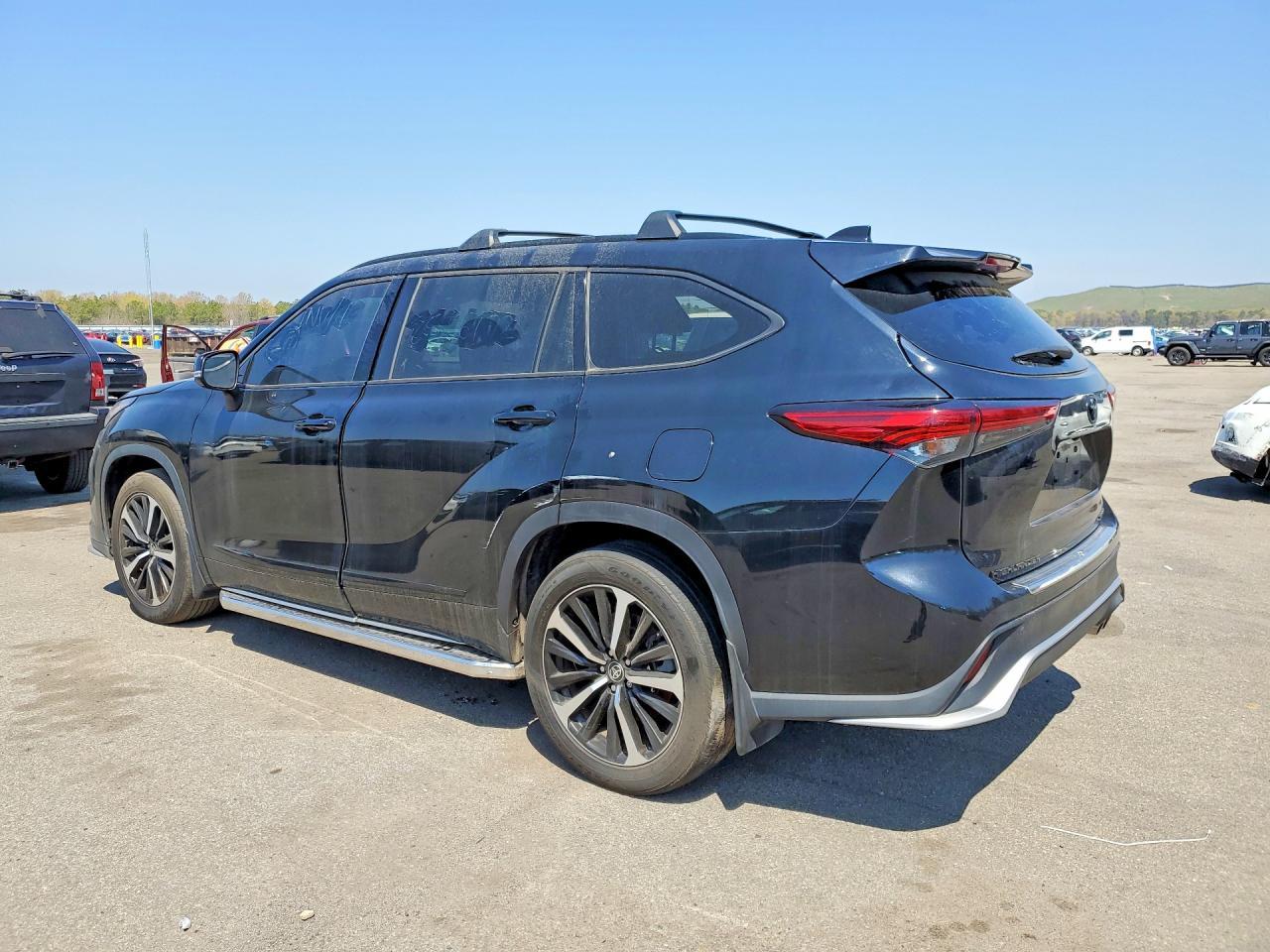 2022 Toyota Highlander Xse - zdjęcie 2