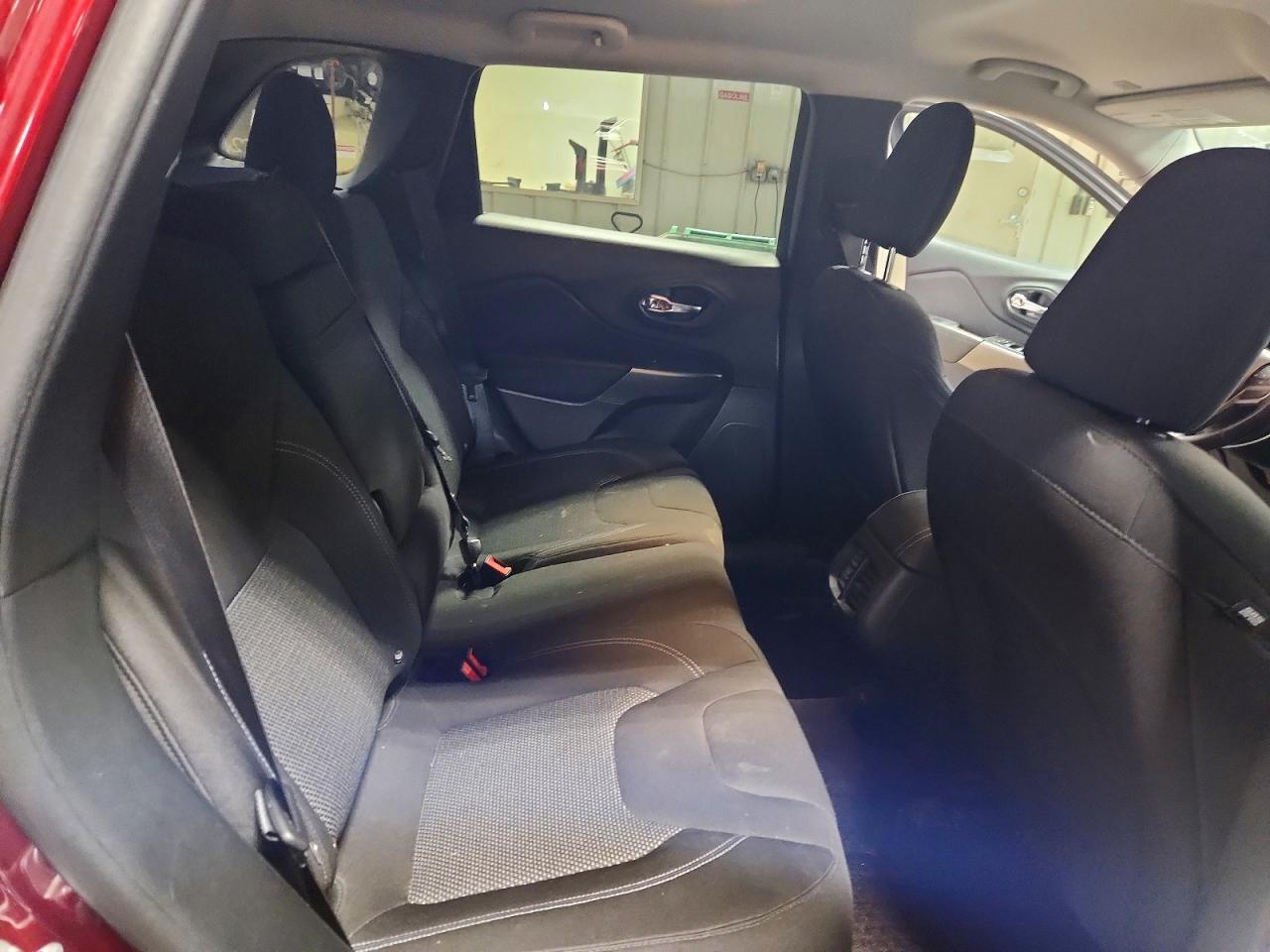 2019 Jeep Cherokee Latitude - zdjęcie 11