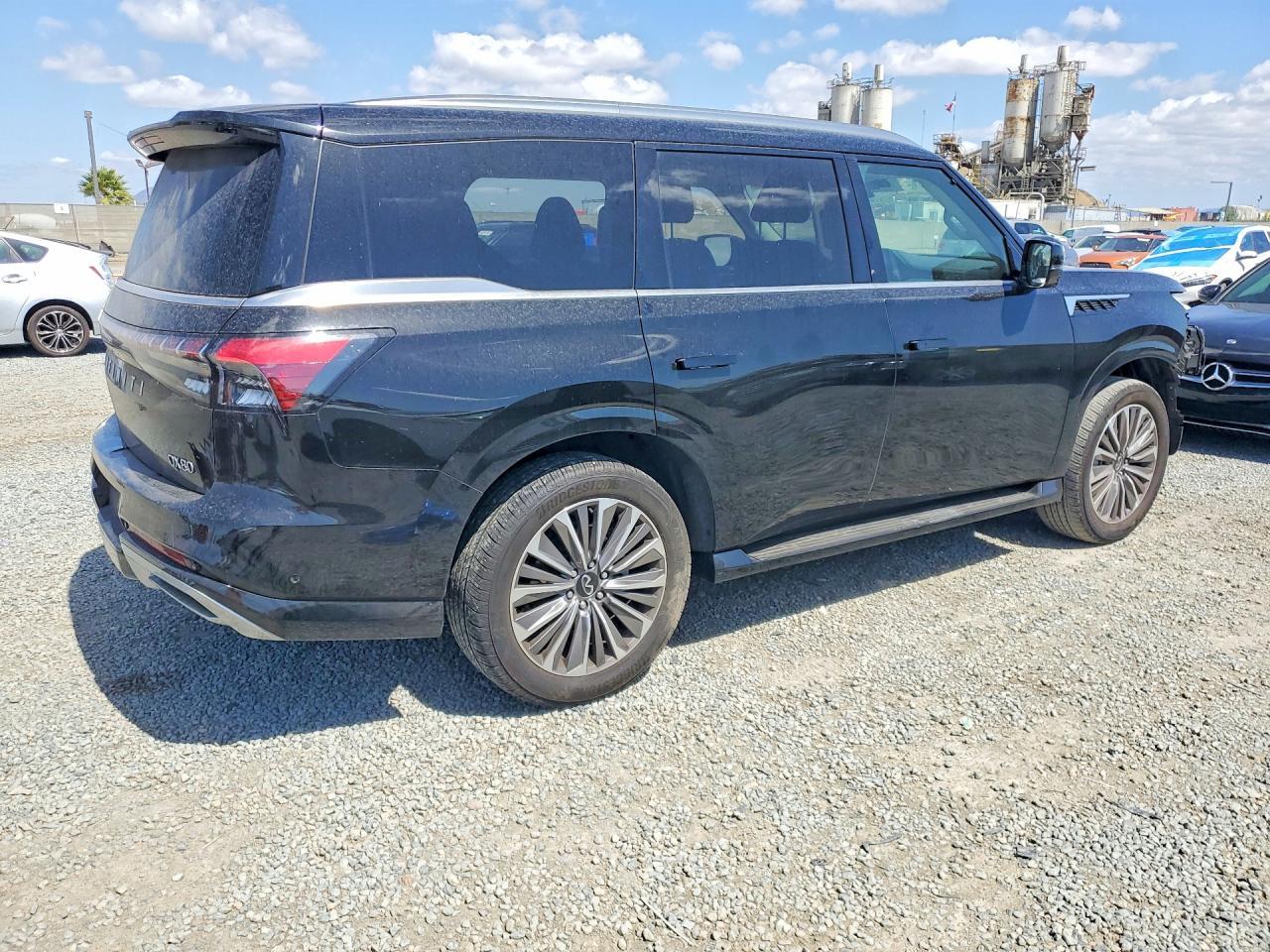 2025 Infiniti Qx80 Luxe - zdjęcie 3