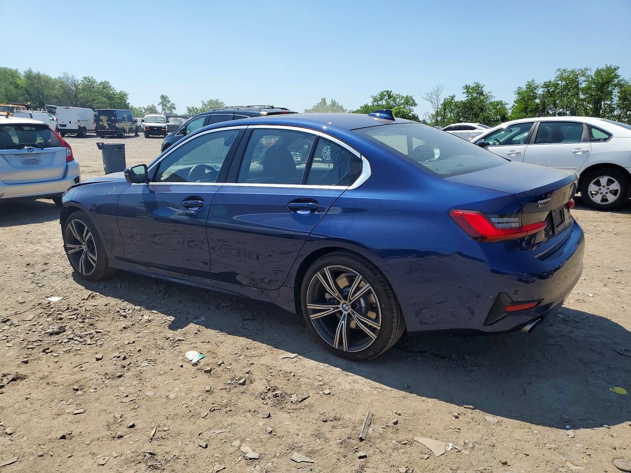 2019 BMW Seria 3 330i - zdjęcie 2