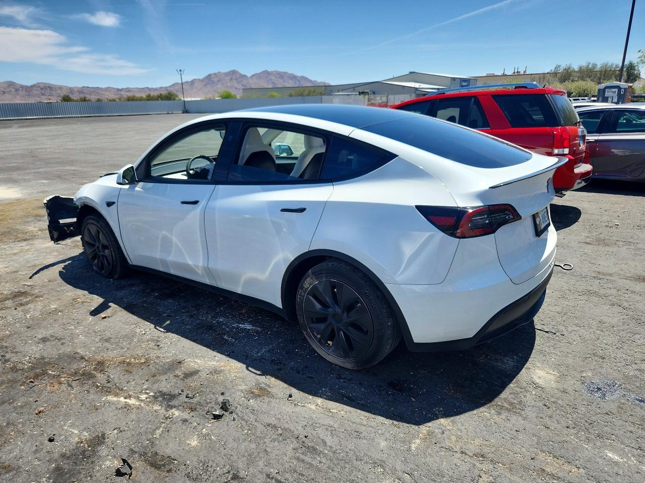 2024 Tesla Model Y - zdjęcie 2