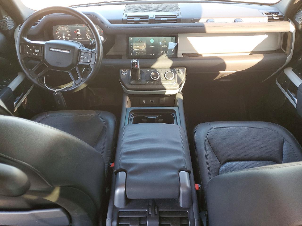2022 Land Rover Defender 110 Se - zdjęcie 8
