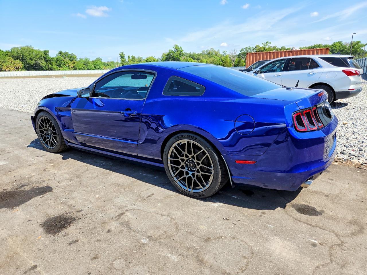 2014 Ford Mustang - zdjęcie 2