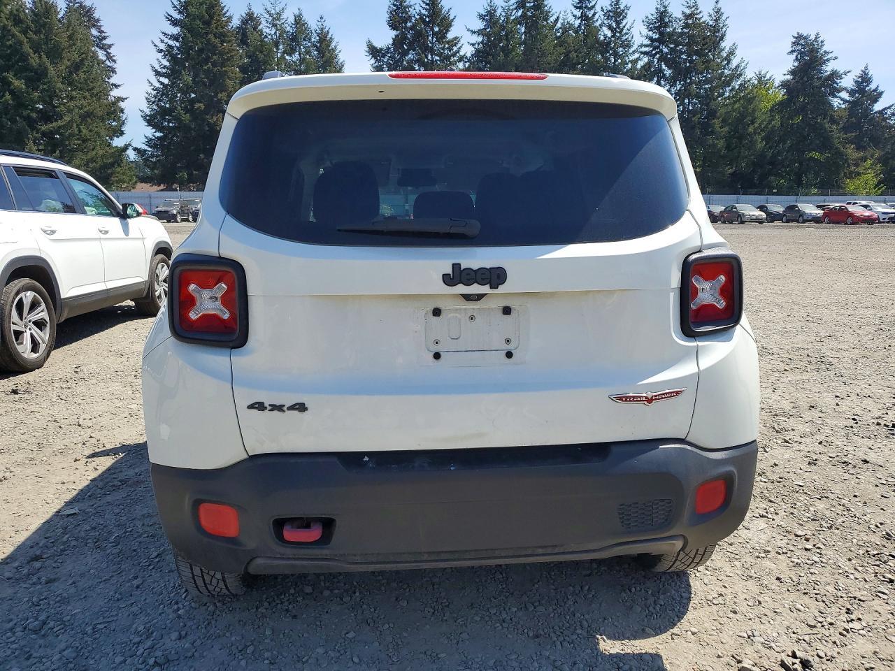 2016 Jeep Renegade Trailhawk - zdjęcie 6