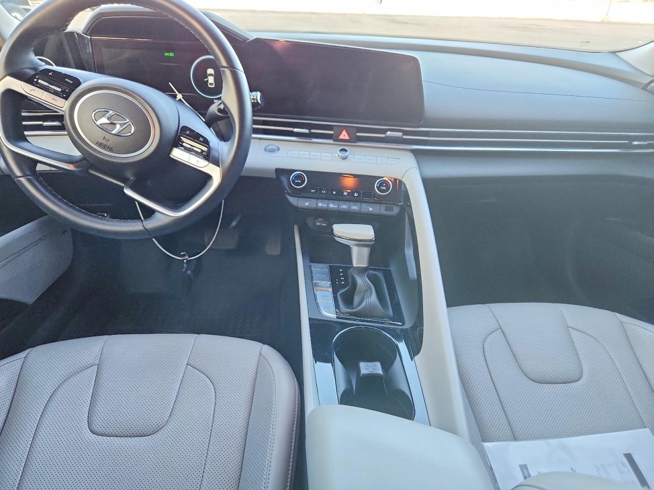 2022 Hyundai Elantra Limited - zdjęcie 8