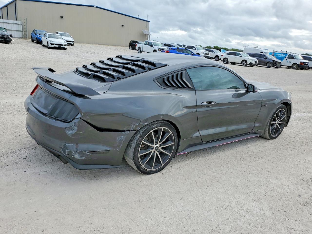 2017 Ford Mustang - zdjęcie 3