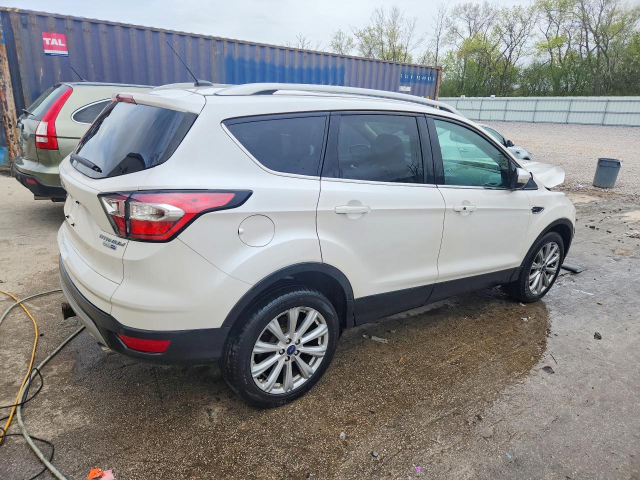 2017 Ford Escape Titanium - zdjęcie 3