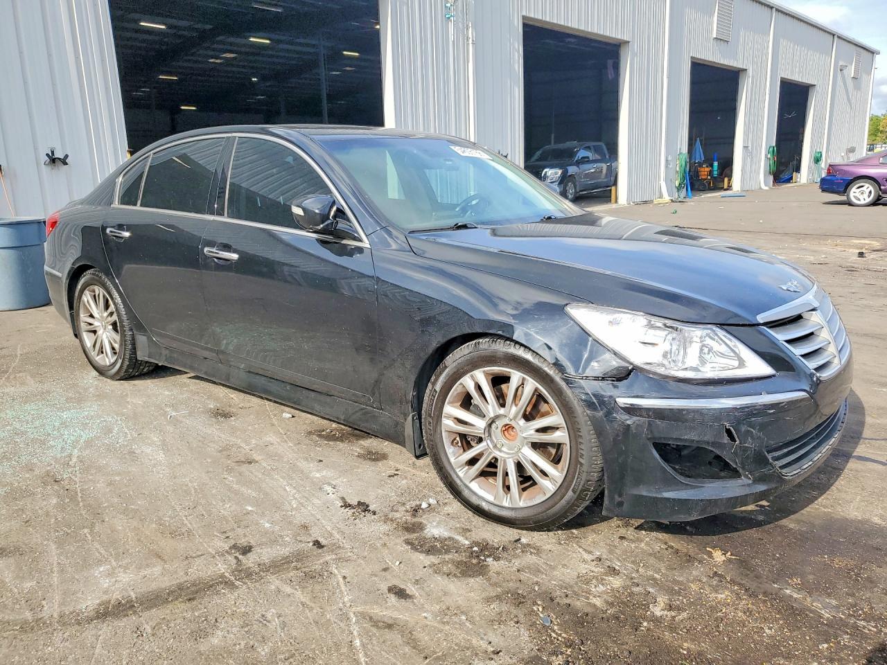 2014 Hyundai Genesis 3.8L - zdjęcie 4