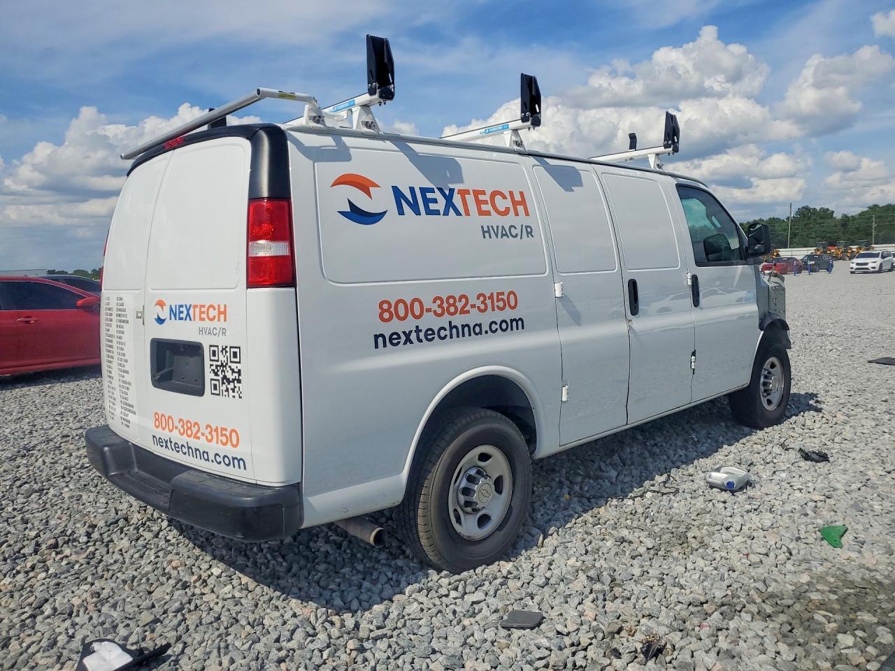 2023 Chevrolet Express - zdjęcie 3