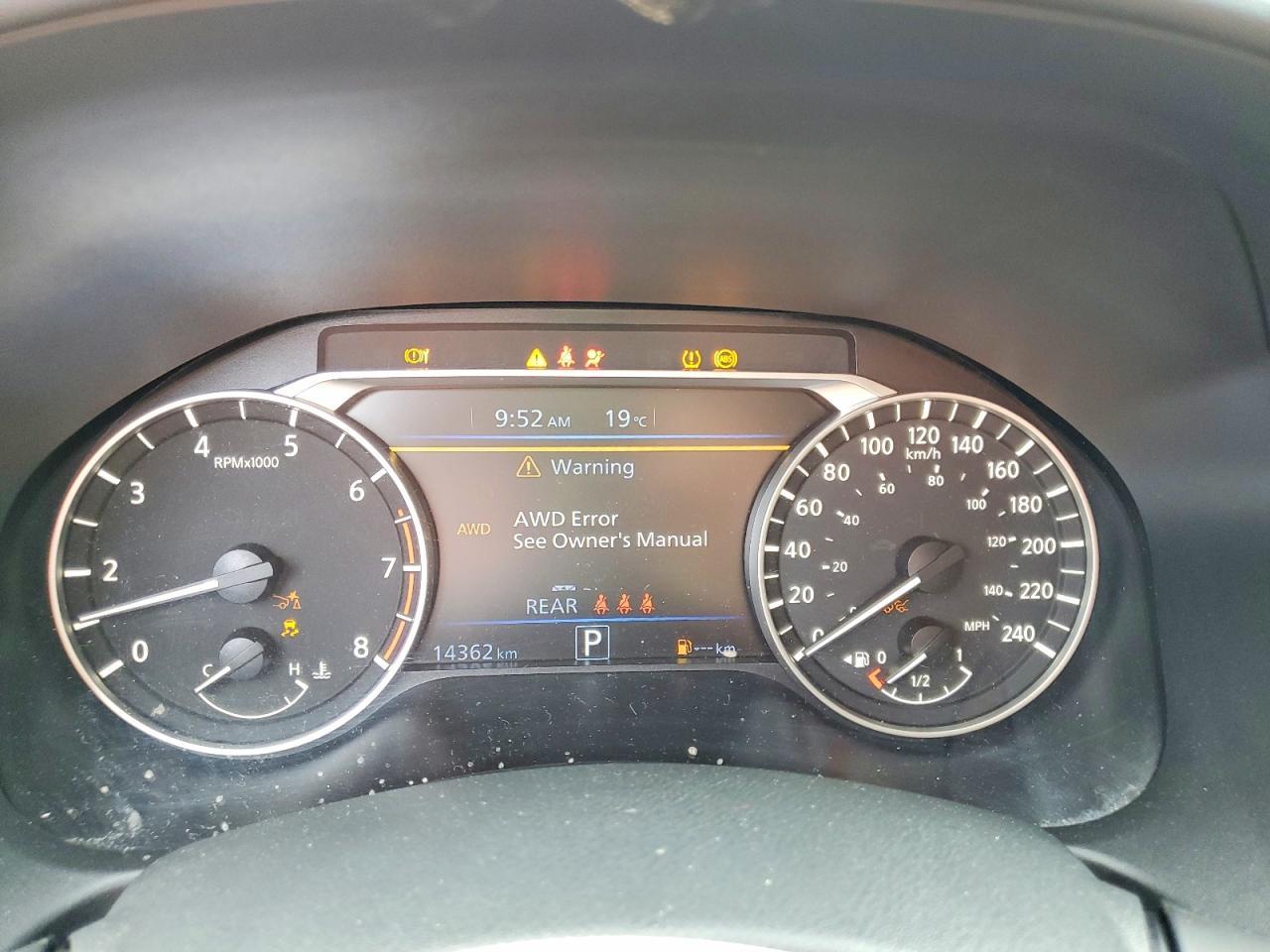 2023 Nissan Altima Sr - zdjęcie 9