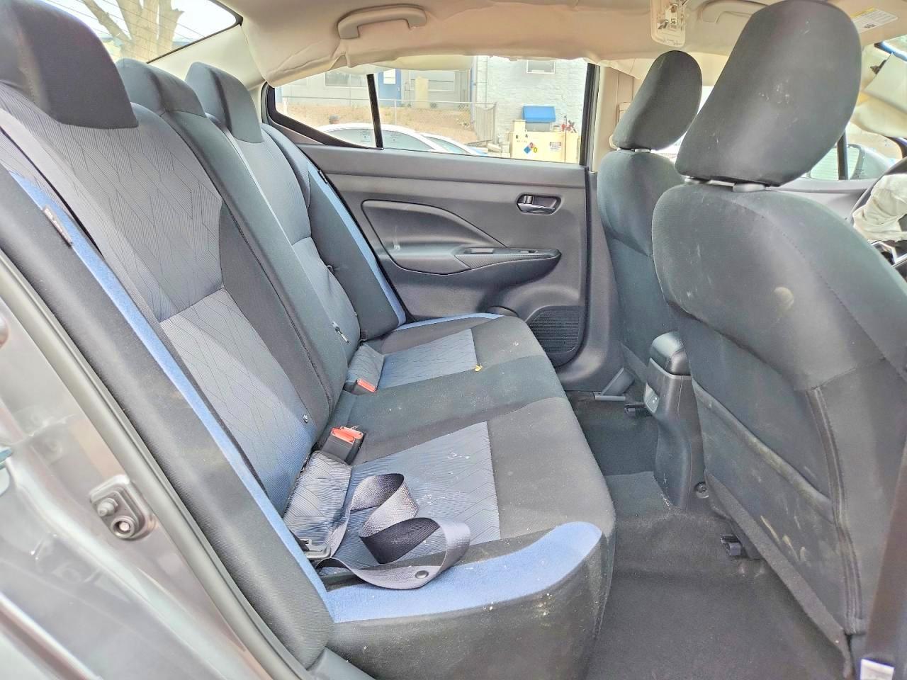2025 Nissan Versa Sv - zdjęcie 10