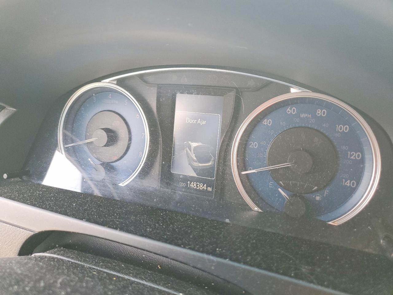 2016 Toyota Camry Le - zdjęcie 9
