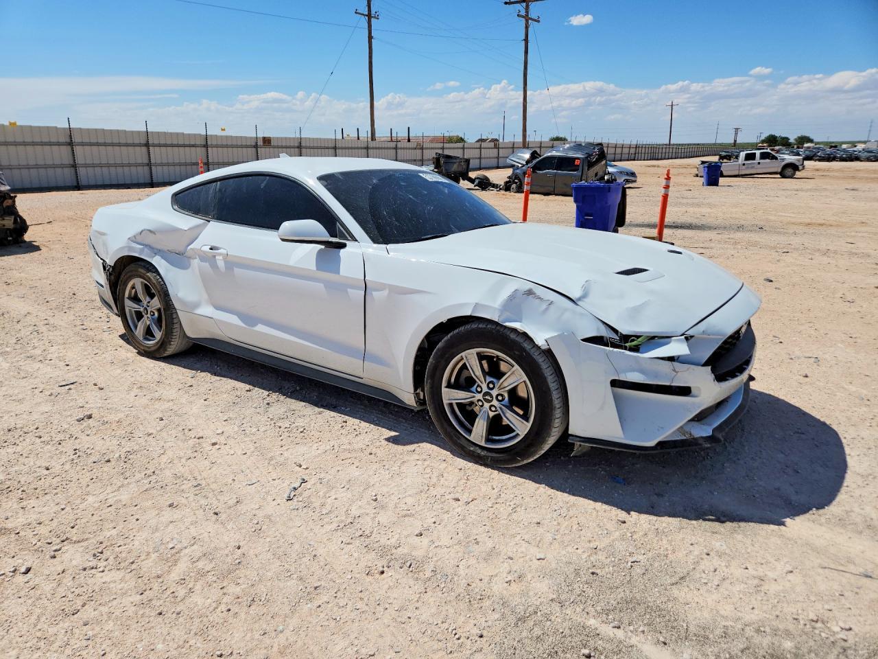 2022 Ford Mustang - zdjęcie 4