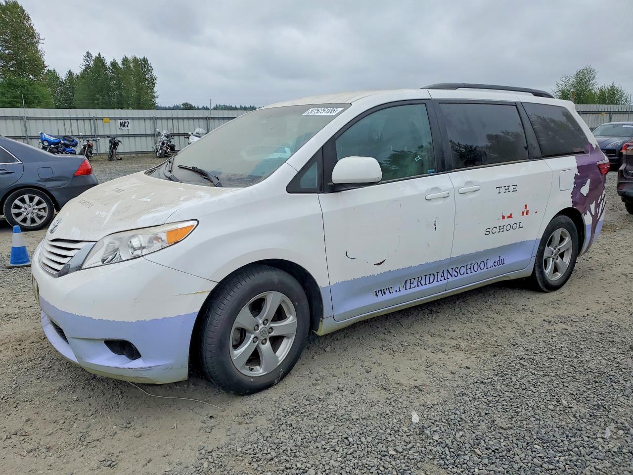 2015 Toyota Sienna - zdjęcie główne