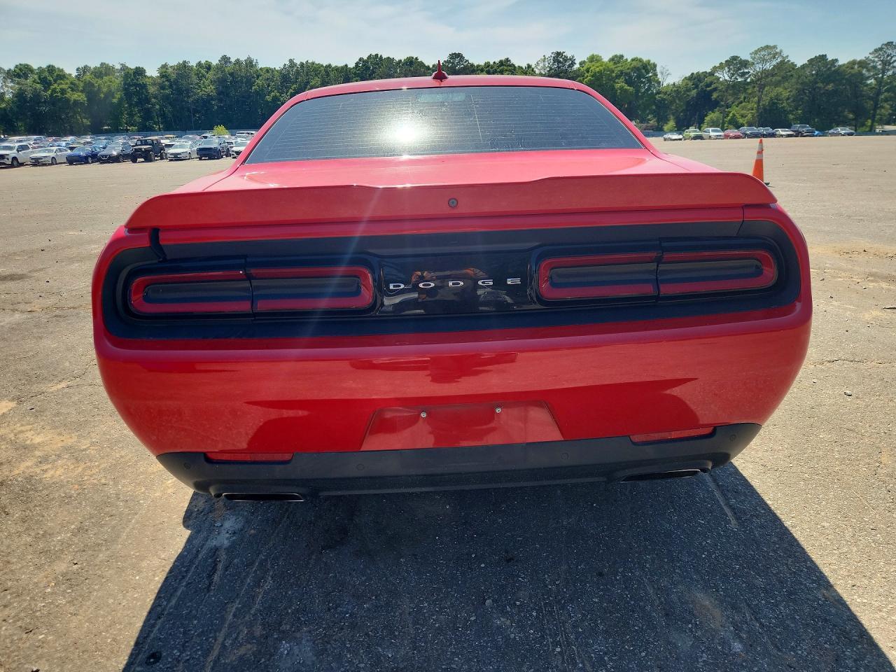 2016 Dodge Challenger R - zdjęcie 6