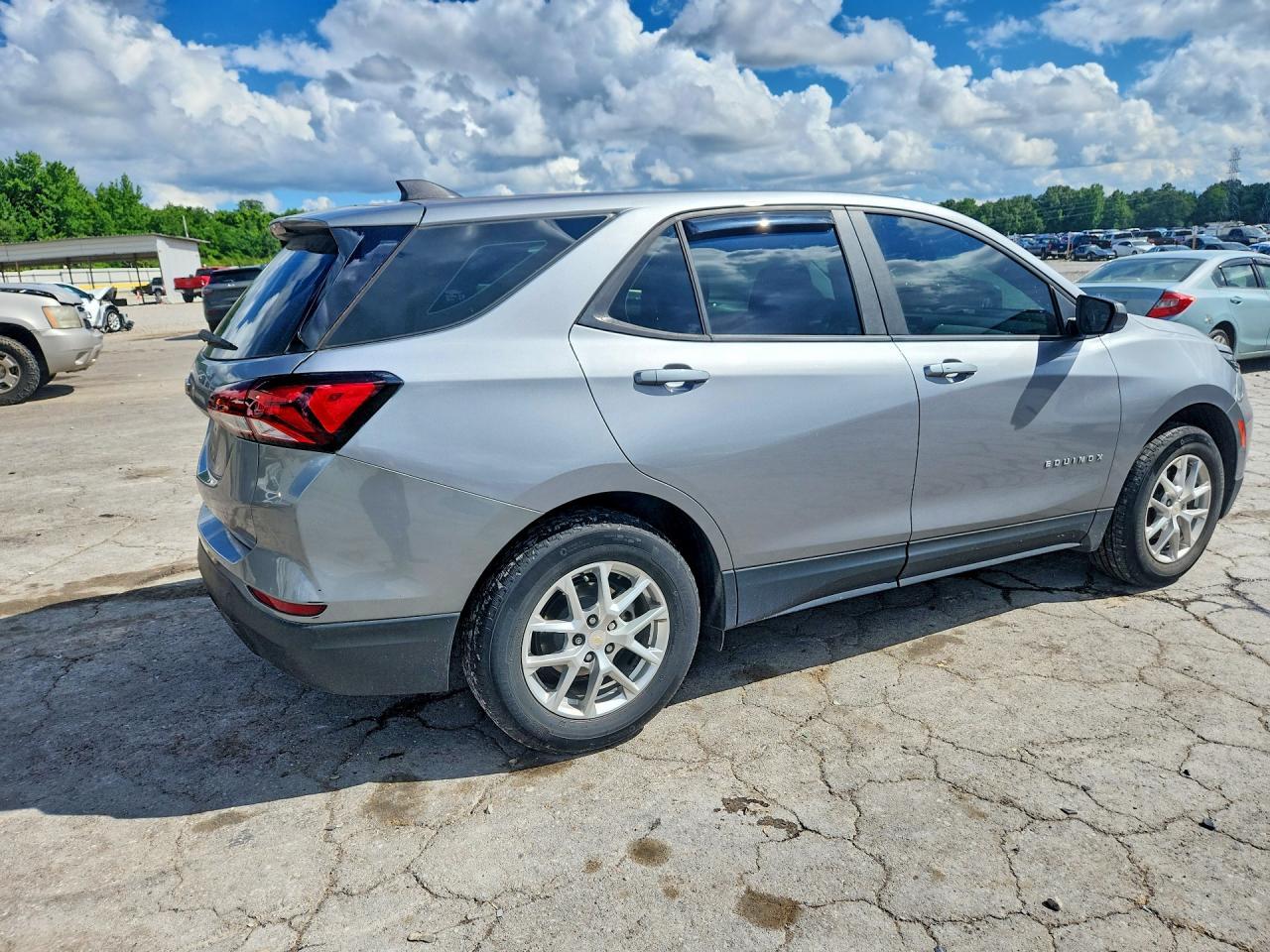 2024 Chevrolet Equinox Ls - zdjęcie 3