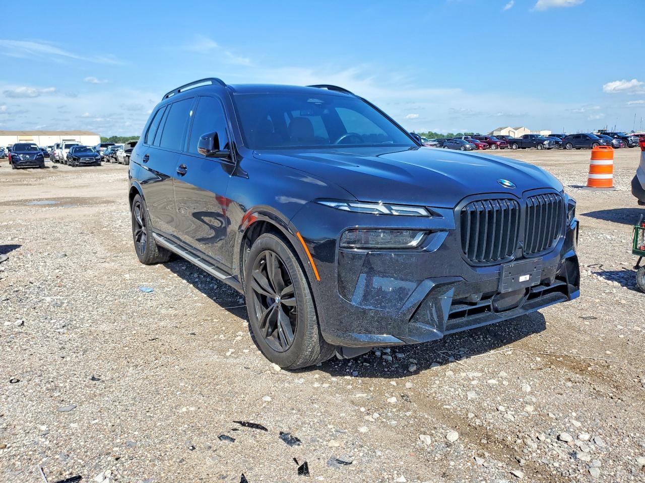 2023 BMW X7 xDrive40I - zdjęcie 4