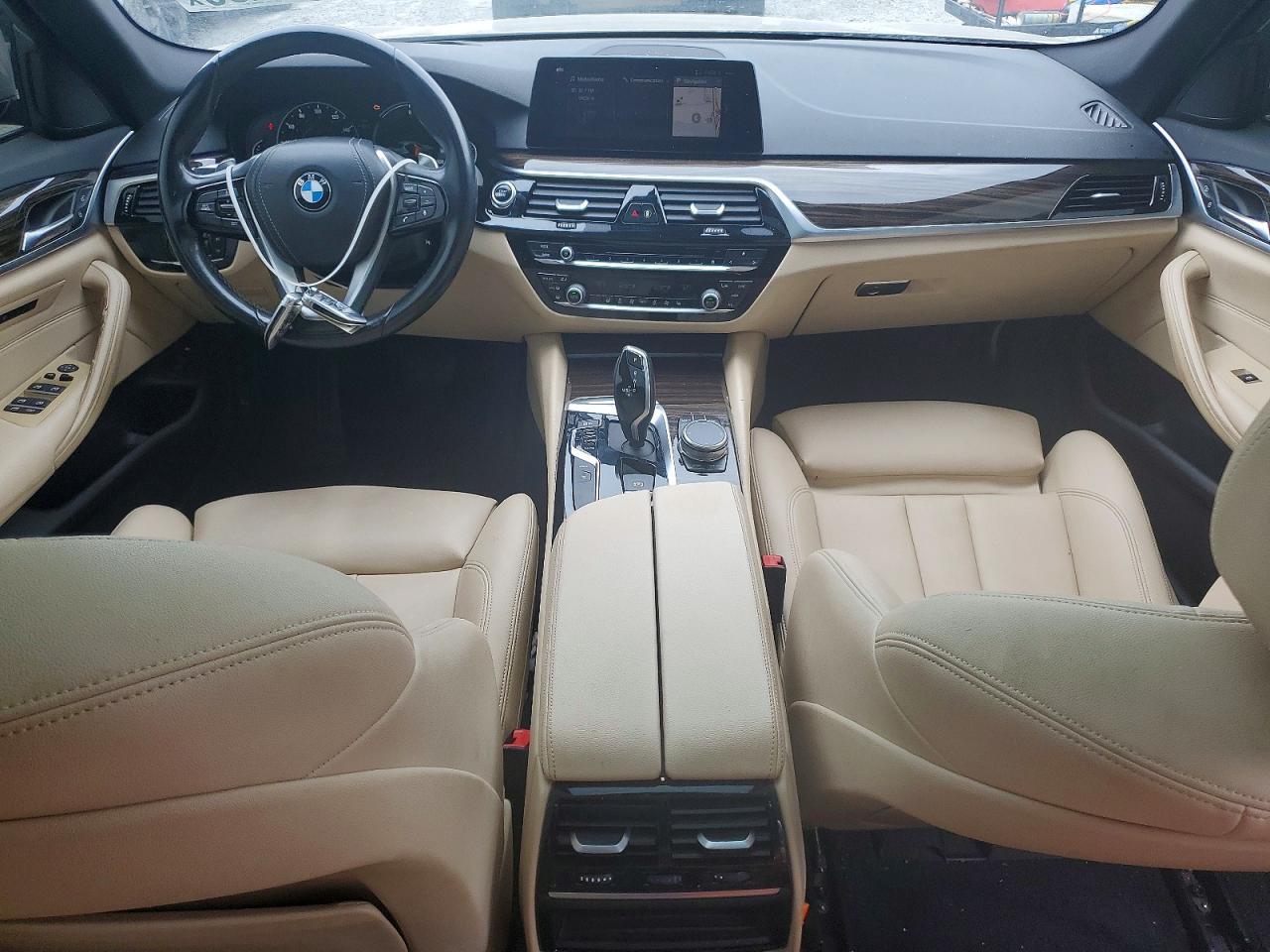 2019 BMW 530E - zdjęcie 8