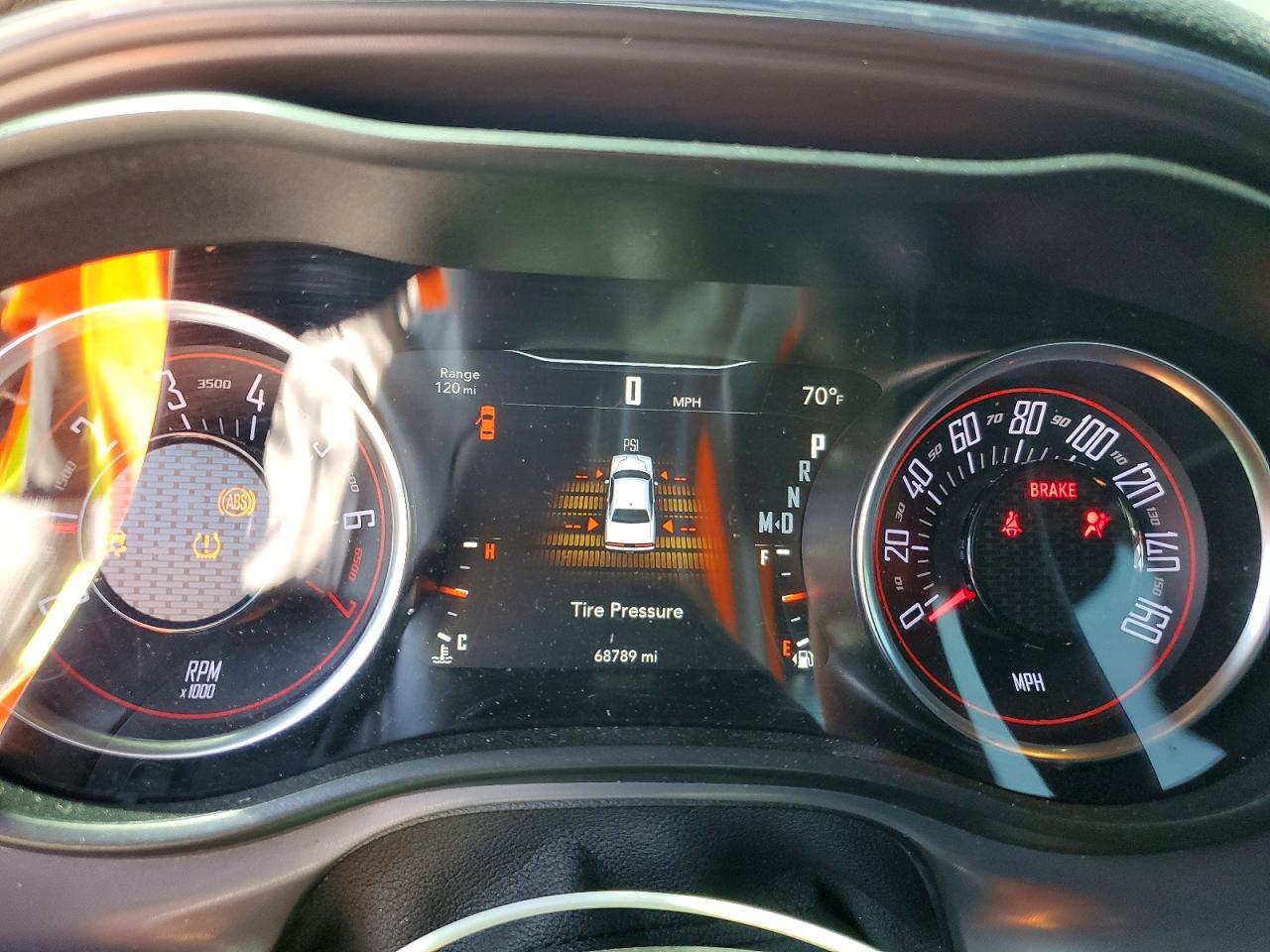 2023 Dodge Challenger Sxt - zdjęcie 9