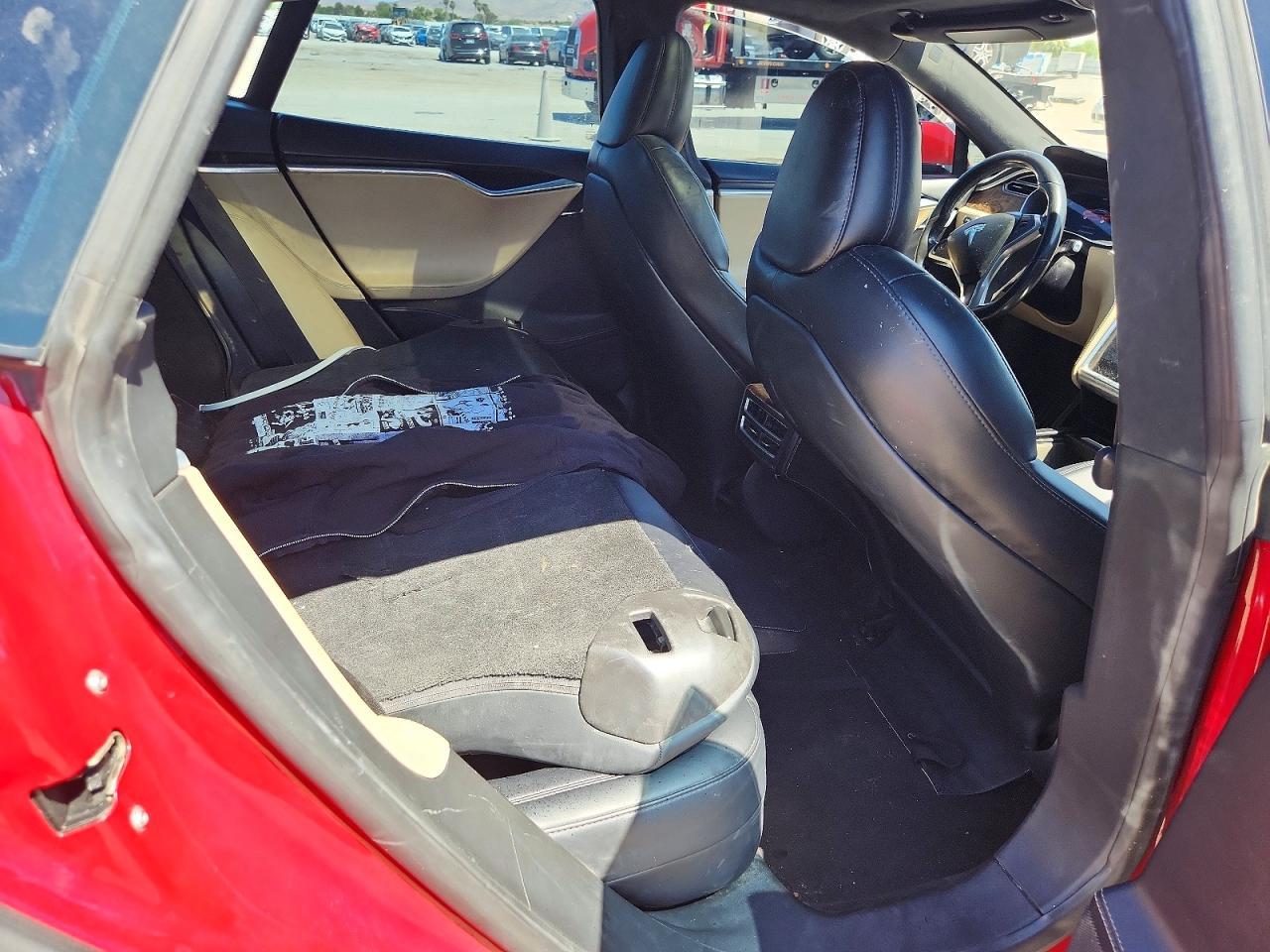 2016 Tesla Model S - zdjęcie 10