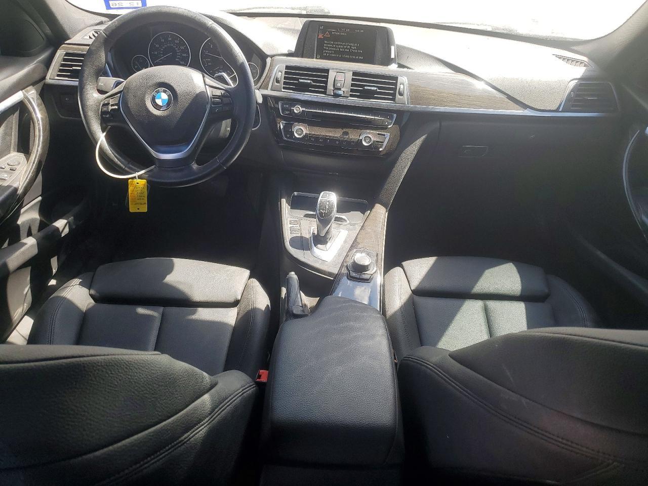 2017 BMW 330 I - zdjęcie 8