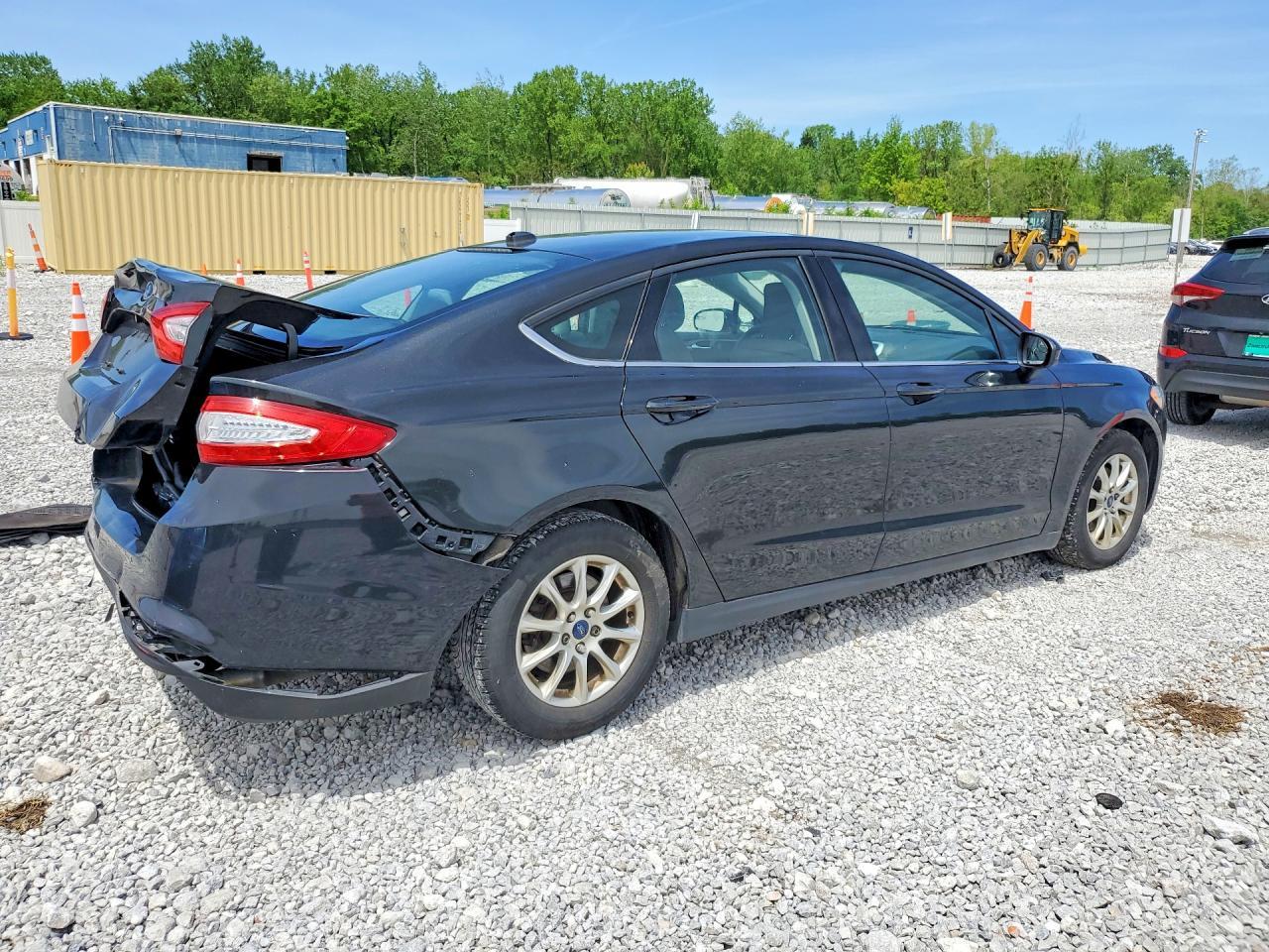 2015 Ford Fusion S - zdjęcie 3