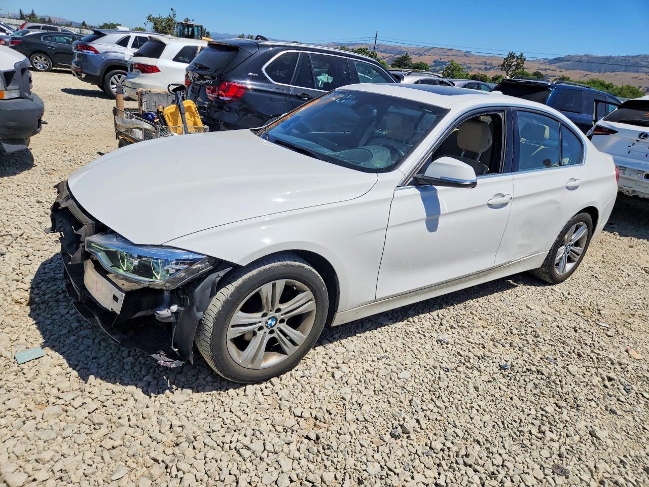 2018 BMW 330 Xi - zdjęcie główne