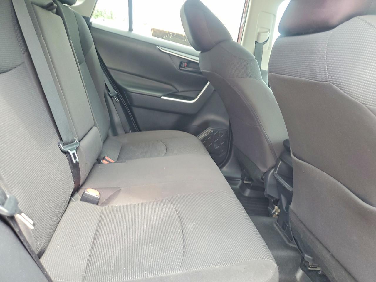 2019 Toyota Rav4 Le - zdjęcie 11