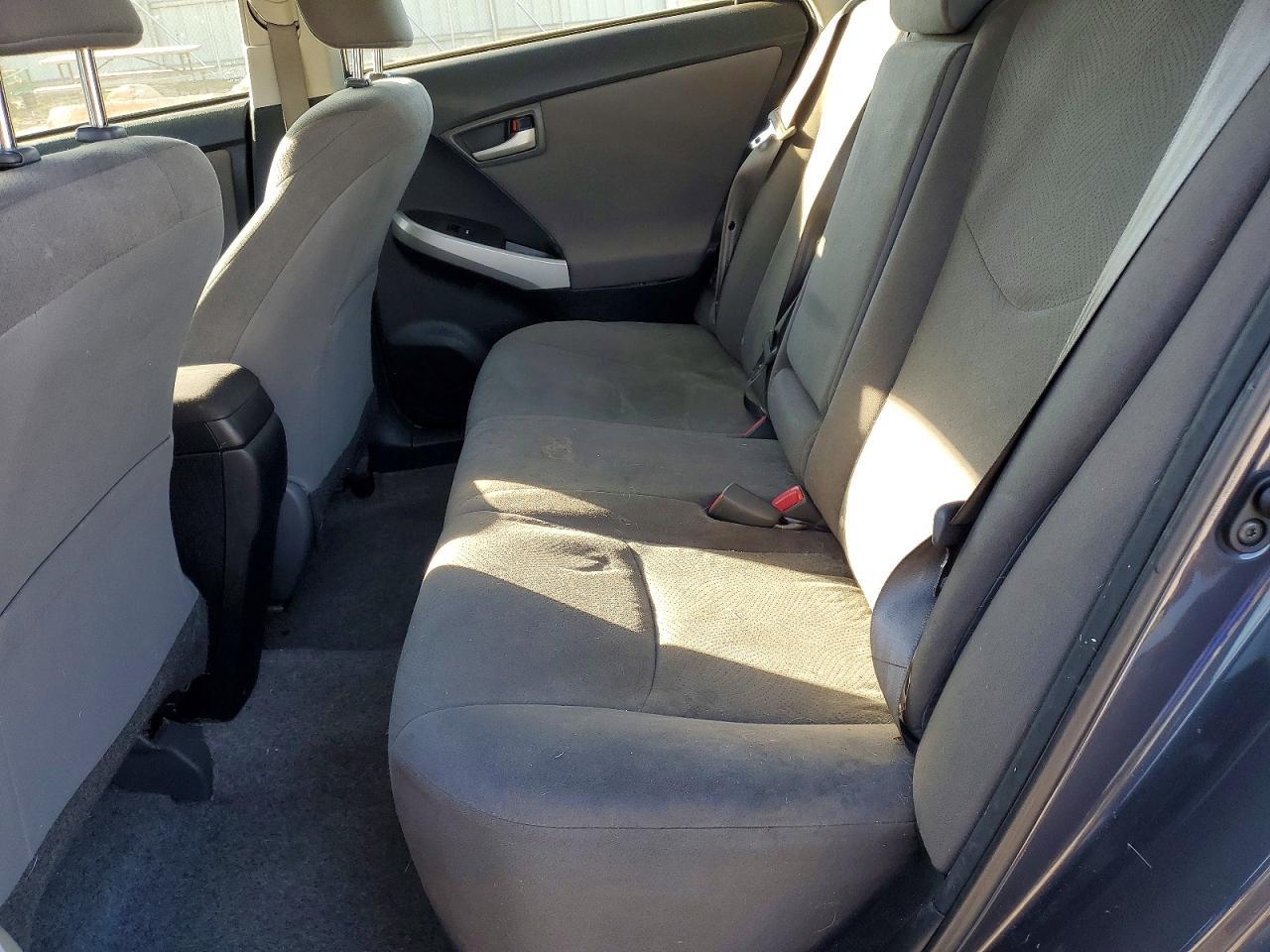 2014 Toyota Prius Two - zdjęcie 10