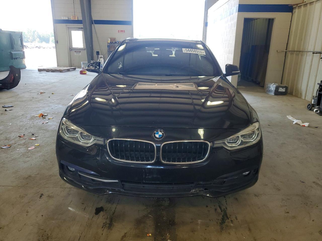 2018 BMW 330 - zdjęcie 5