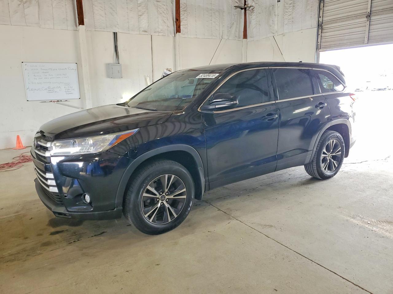 2018 Toyota Highlander Le Plus - zdjęcie główne