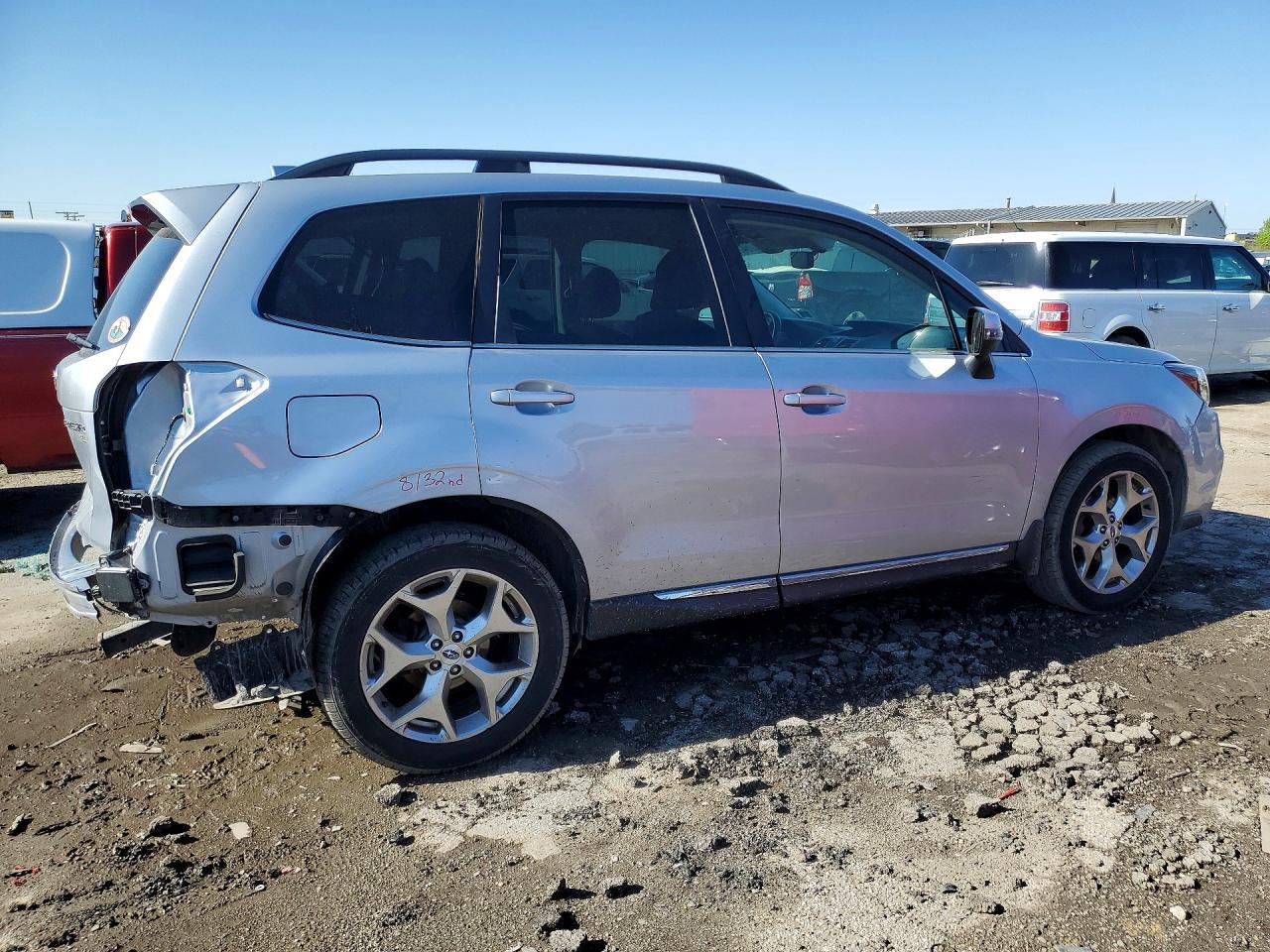 2017 Subaru Forester 2.5I Touring - zdjęcie 3