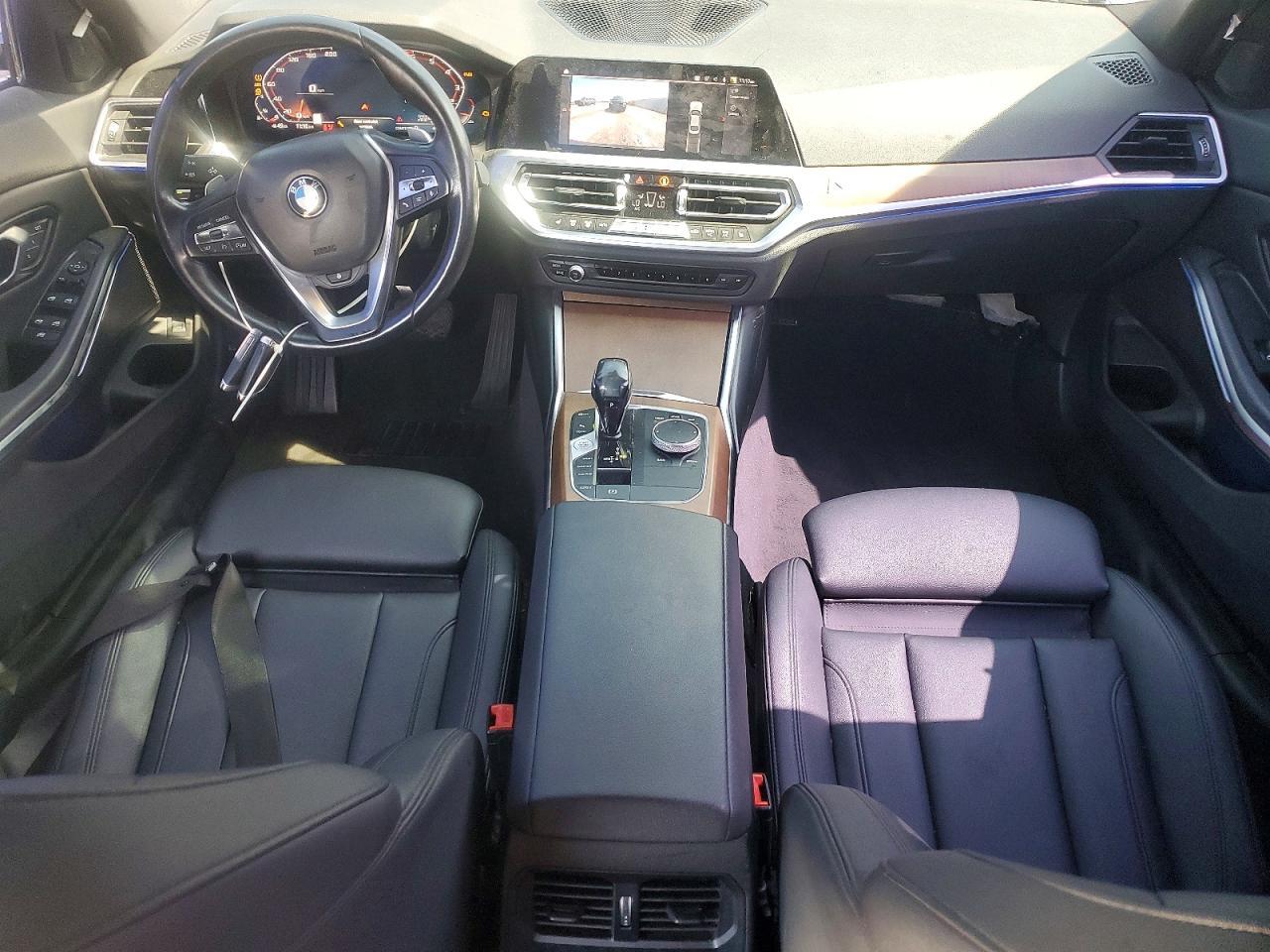 2021 BMW Seria 3 330i - zdjęcie 8