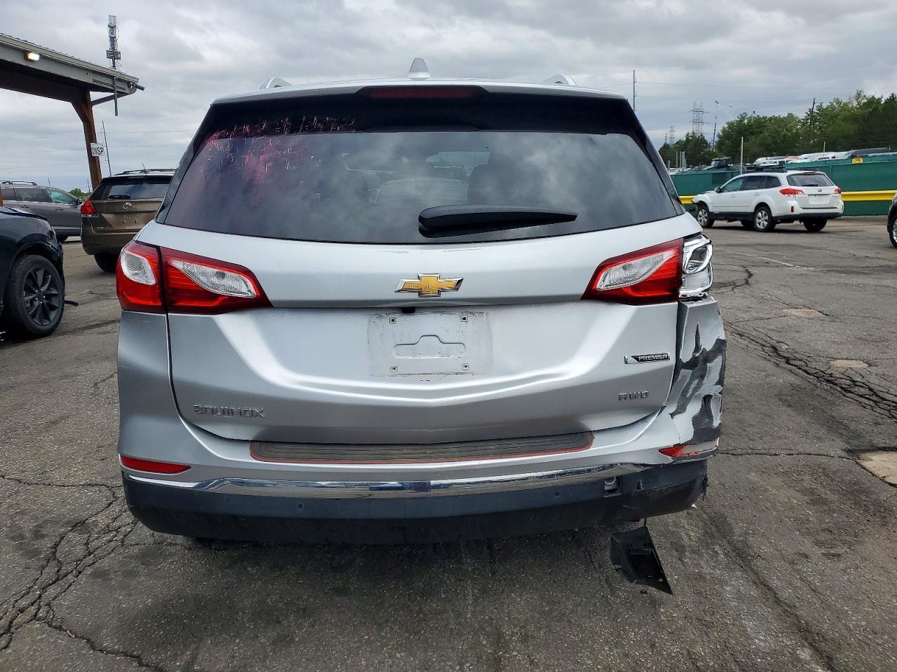 2018 Chevrolet Equinox Premier - zdjęcie 6