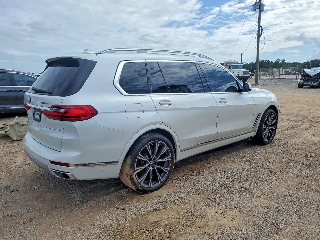 2020 BMW X7 xDrive40I - zdjęcie 3