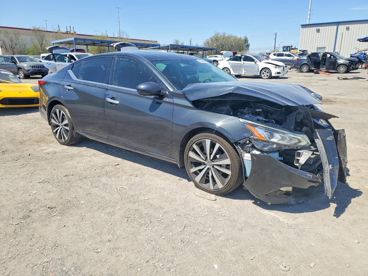 2021 Nissan Altima Platinum - zdjęcie 4