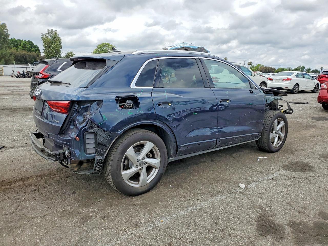 2020 Audi Q3 Premium - zdjęcie 3