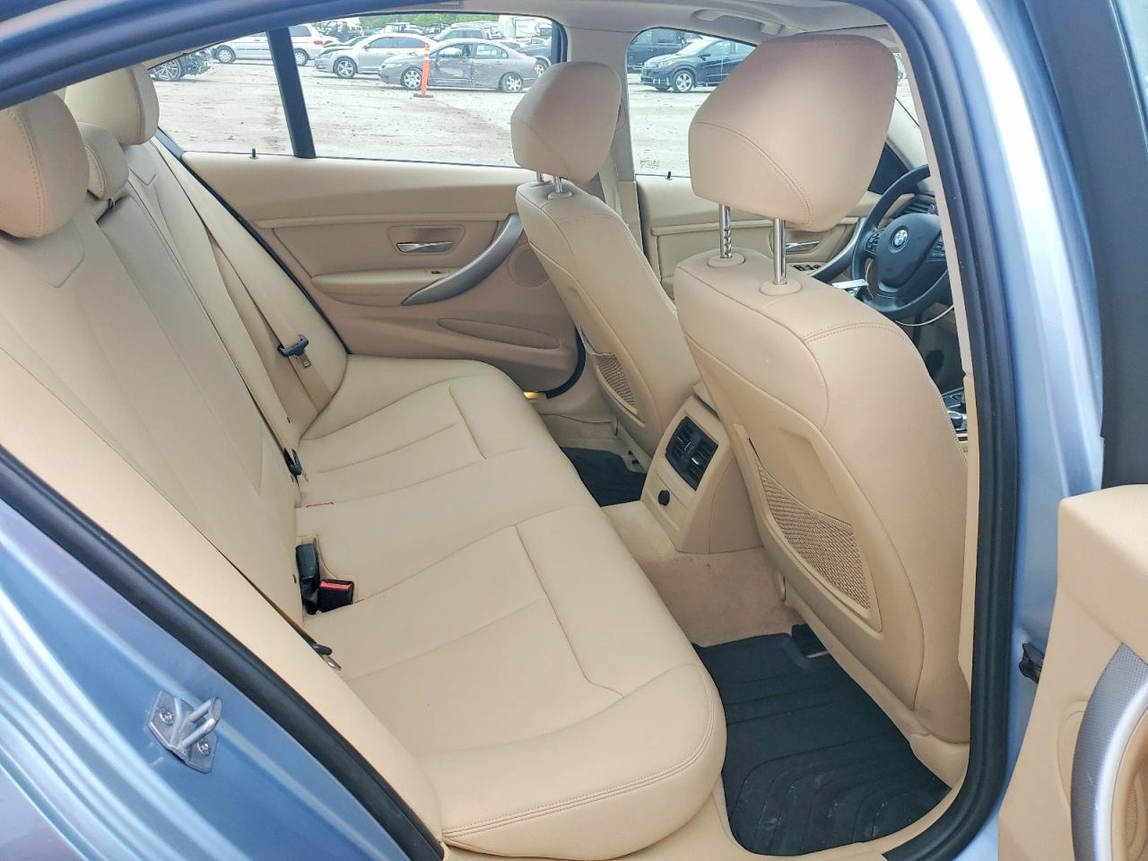 2014 BMW 320 I - zdjęcie 10