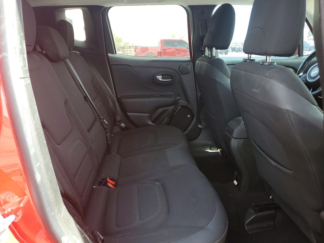 2017 Jeep Renegade Latitude - zdjęcie 11