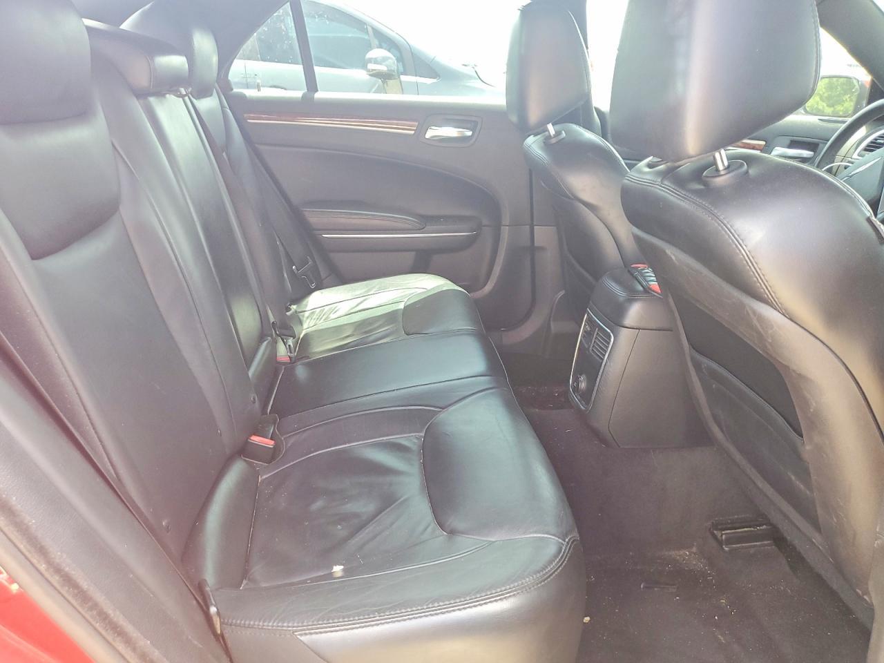 2014 Chrysler 300 - zdjęcie 10