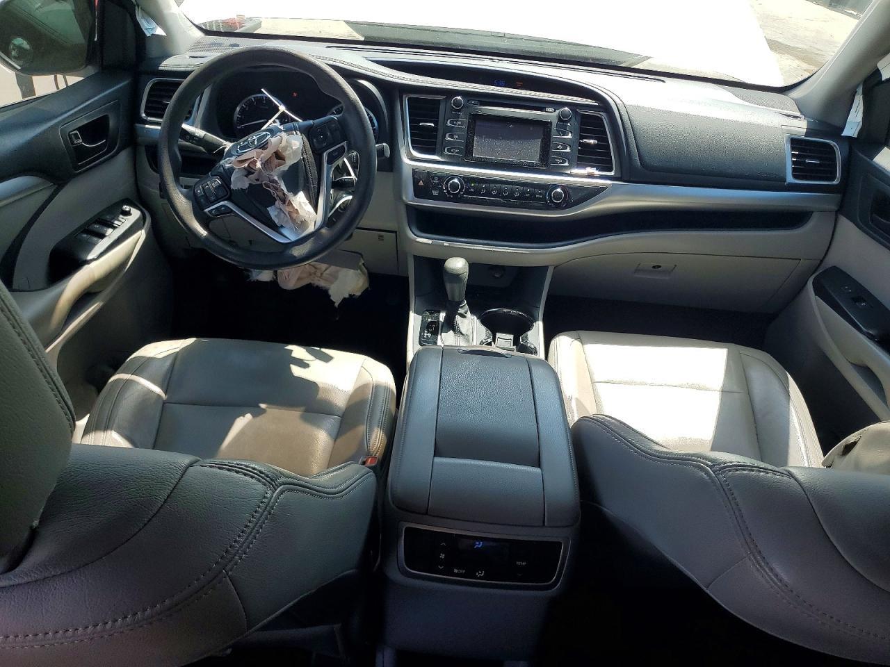 2014 Toyota Highlander Le - zdjęcie 8