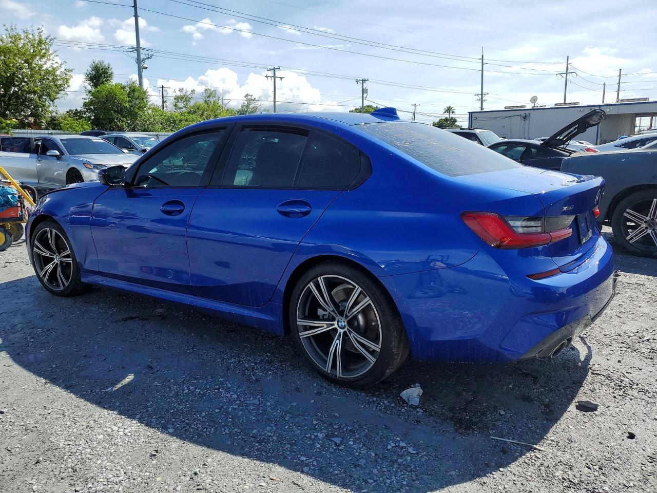 2020 BMW 330Xi - zdjęcie 2