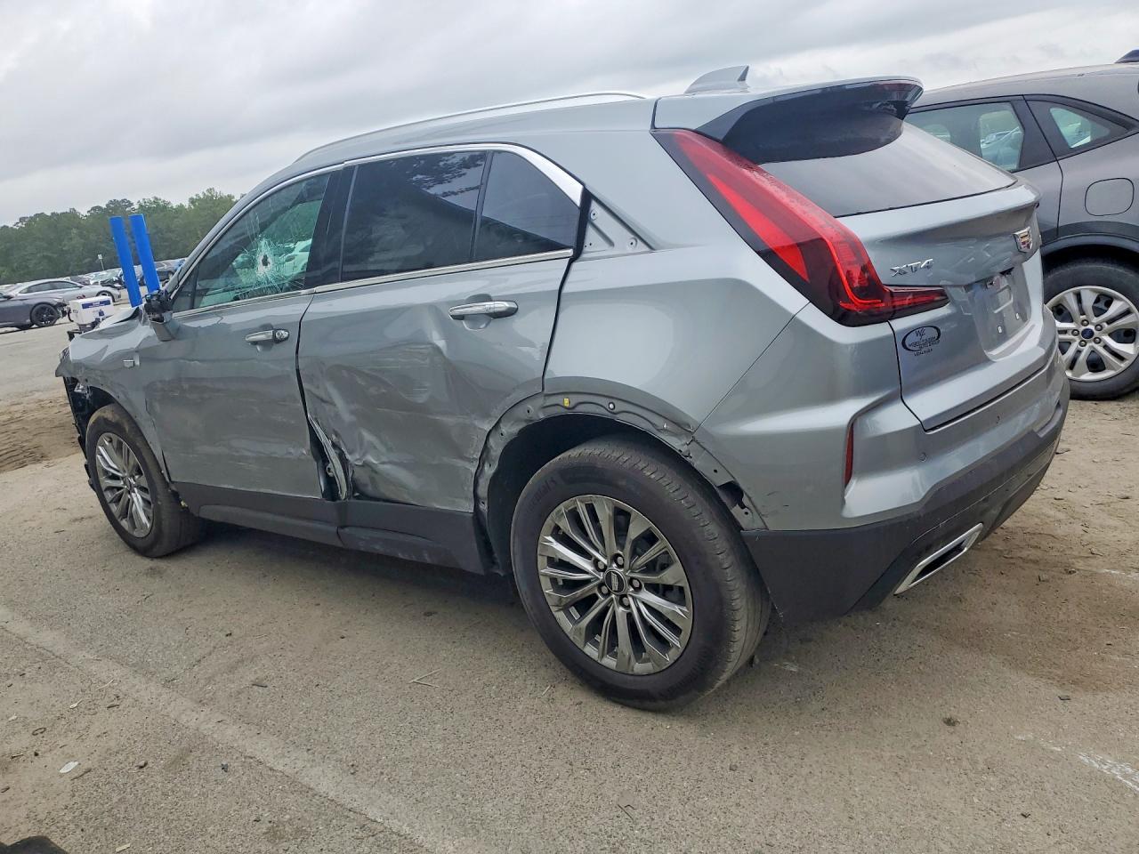 2025 Cadillac Xt4 Premium Luxury - zdjęcie 2