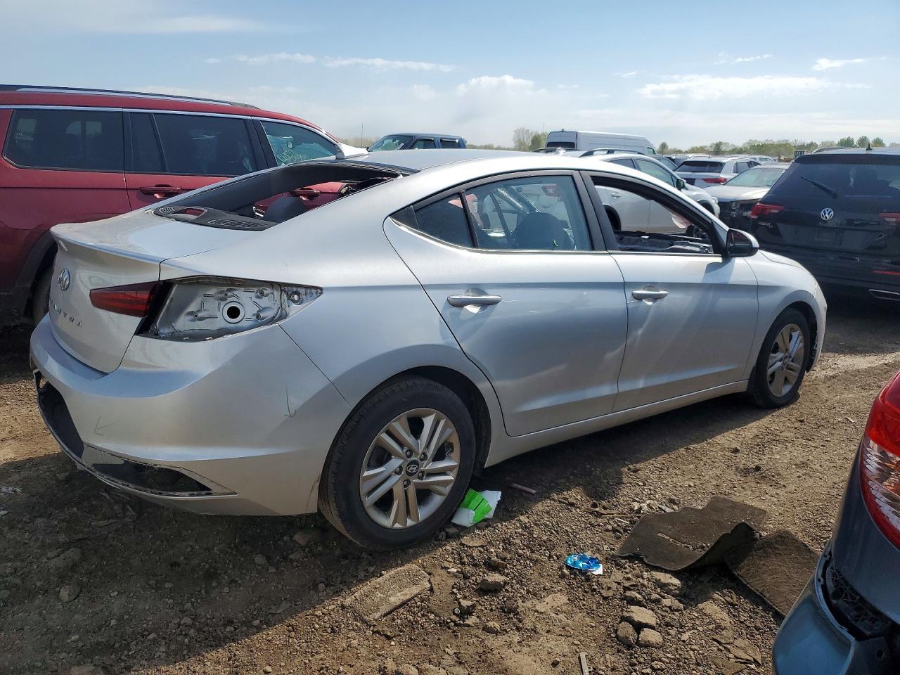 2019 Hyundai Elantra Sel - zdjęcie 3