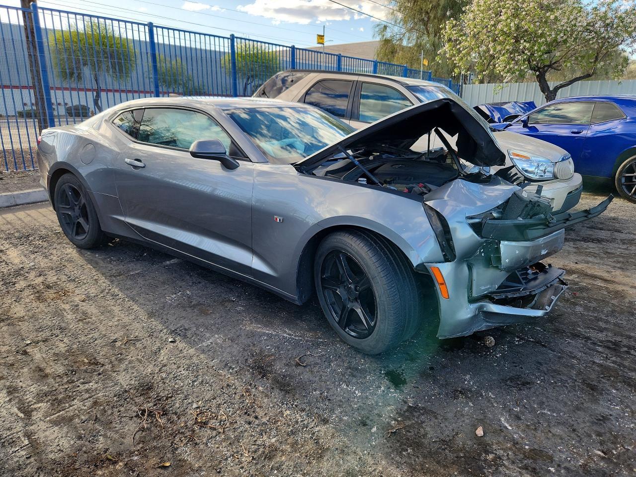2020 Chevrolet Camaro Ls - zdjęcie 4
