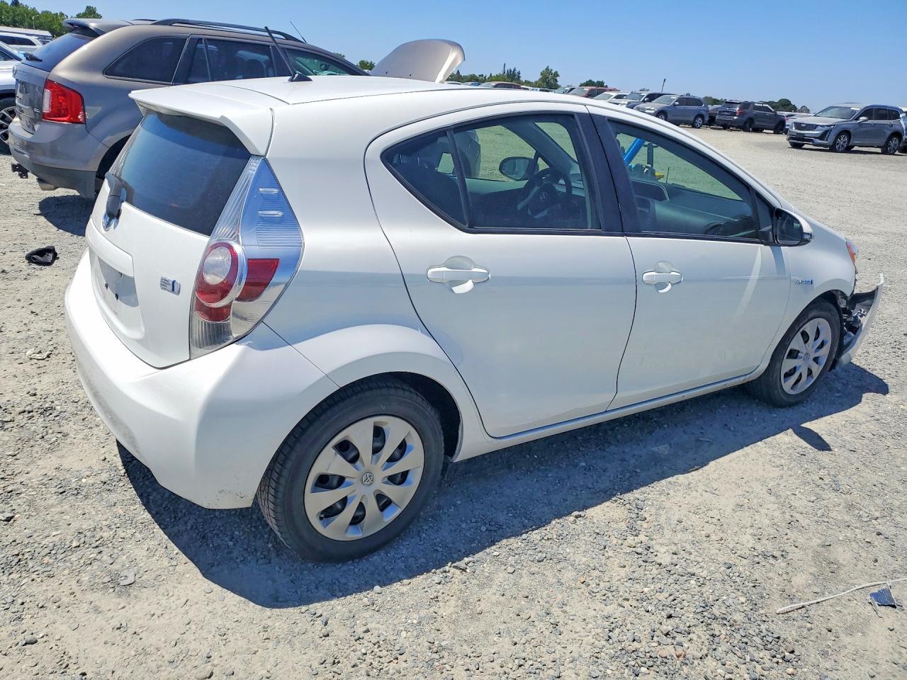 2014 Toyota Prius C Two - zdjęcie 3