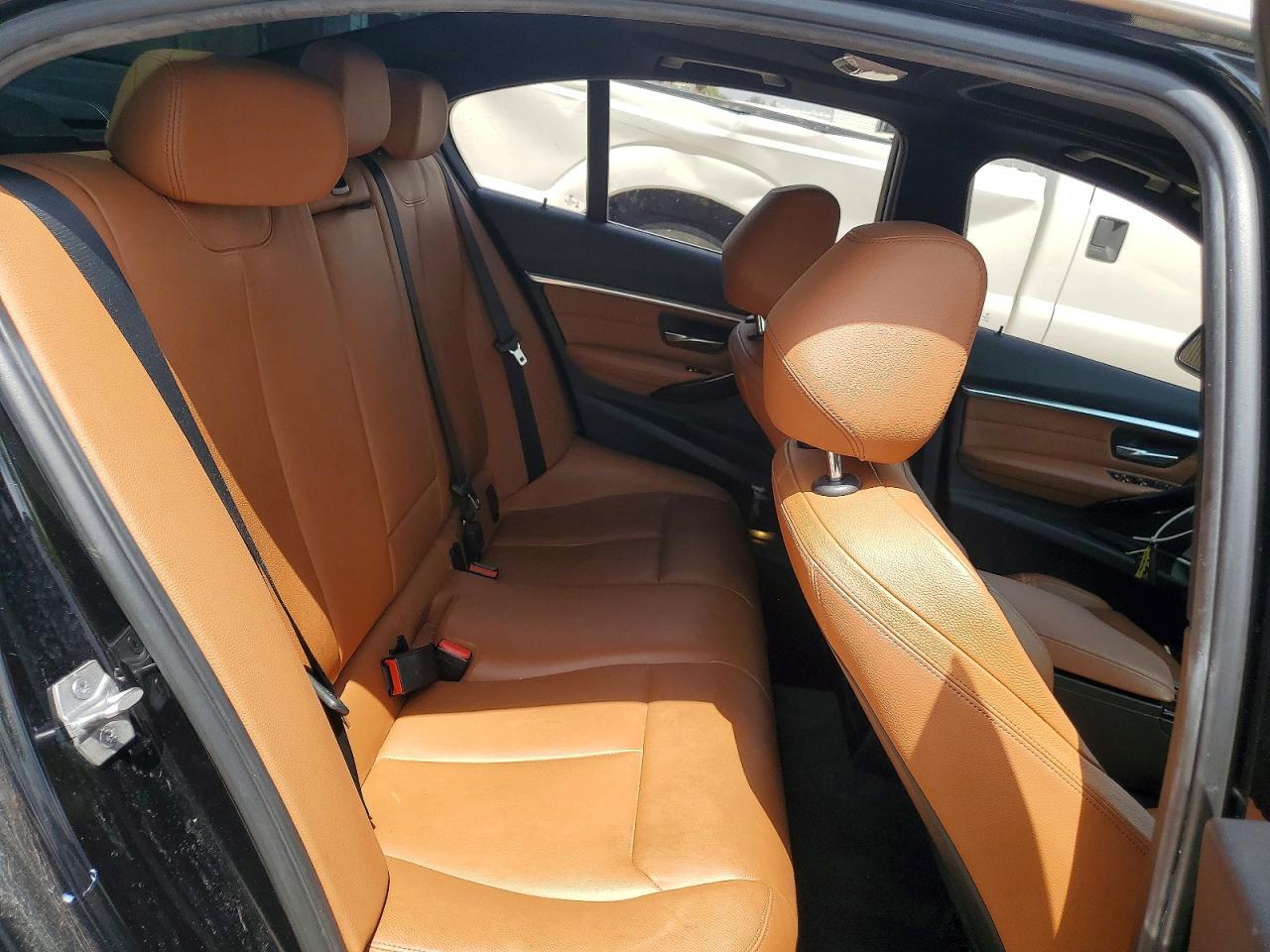 2017 BMW 330 I - zdjęcie 10