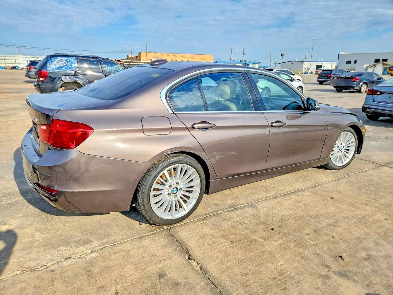 2014 BMW 328 I - zdjęcie 3