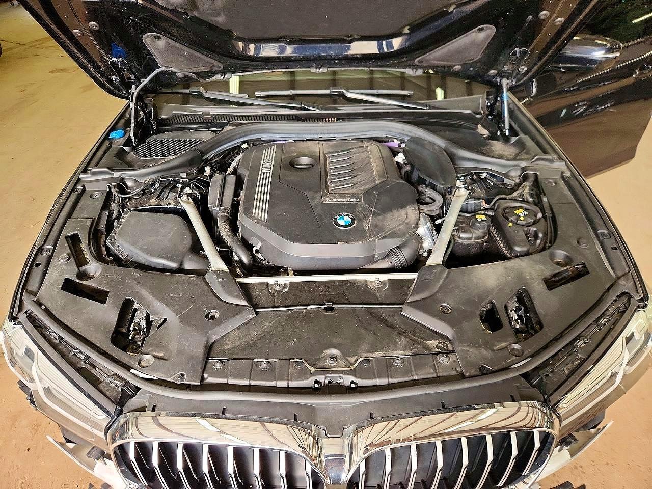 2021 BMW 540 Xi - zdjęcie 11